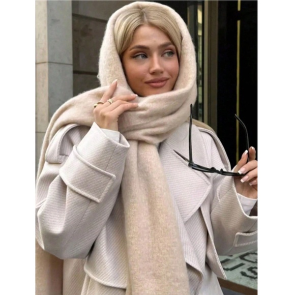 Beige Wide Shawl Scarf With Tassels Fuzzy Knit - Picture 4 of 8